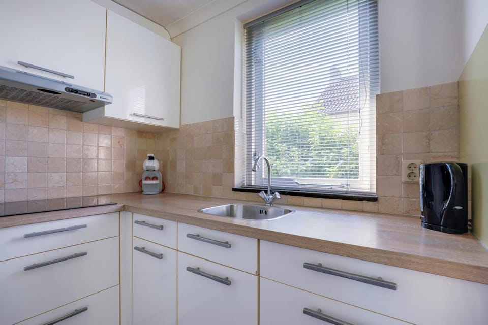 6 - Persons Lakeside Child-friendly 31 Bungalow House in Gelderland, Netherlands