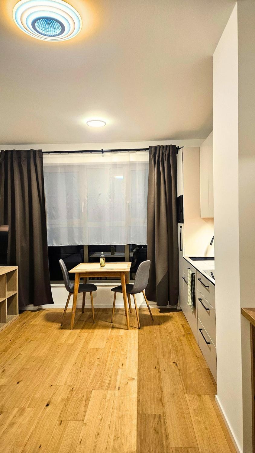 Dining area, kitchen