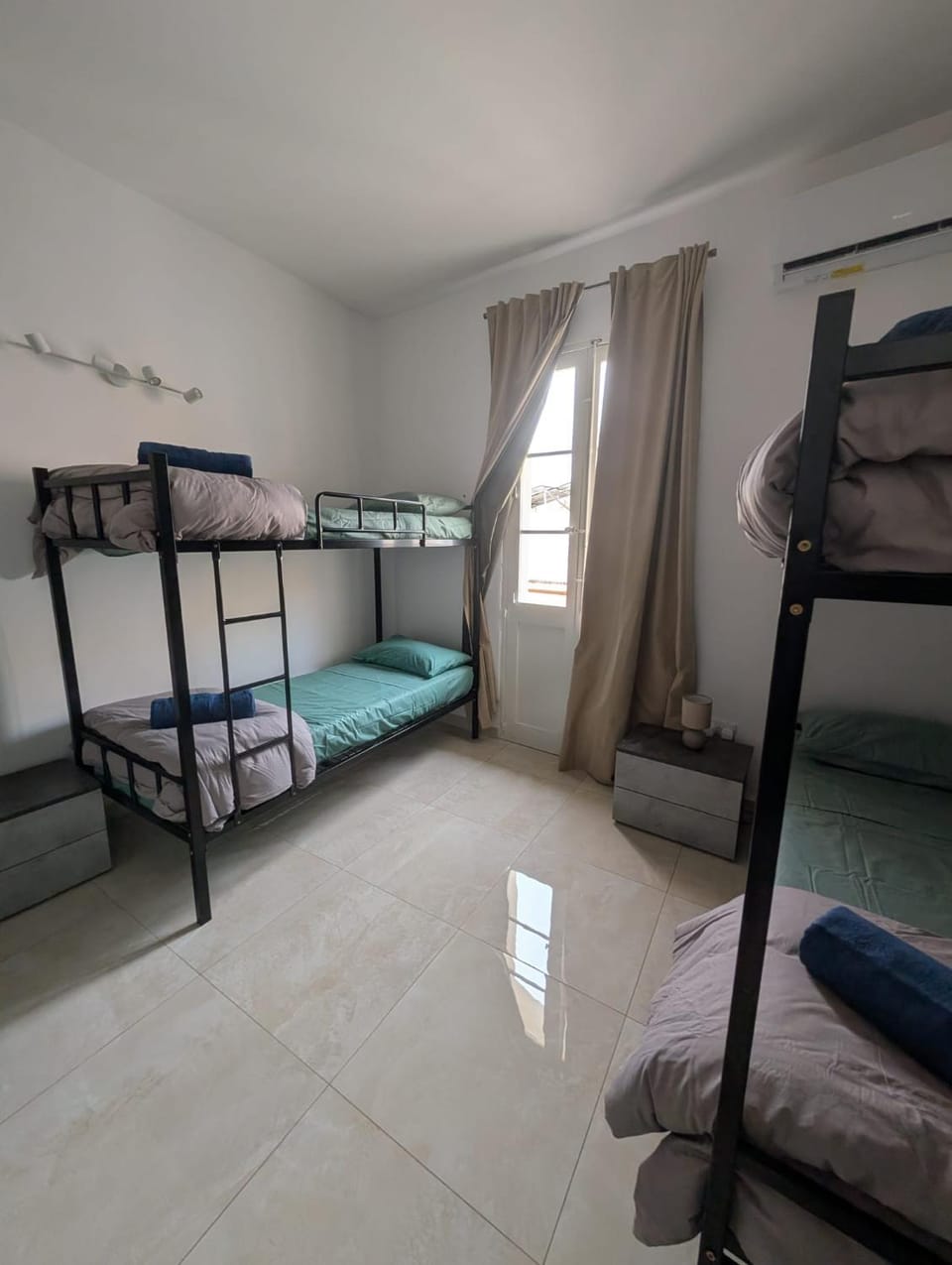 Bed, Photo of the whole room, bunk bed