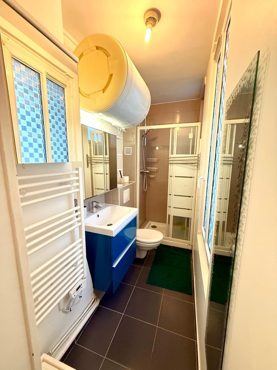 Shower, Bathroom, towels