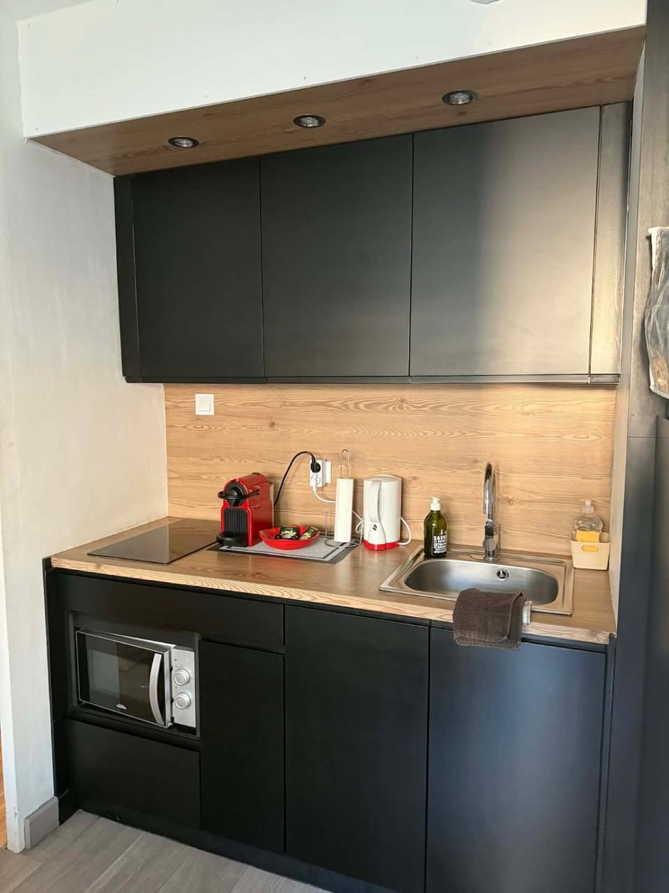 Studio rénové avec parking - Aix les Bains Hyper Centre - 10mn Lac du Bourget Apartment in Aix-les-Bains