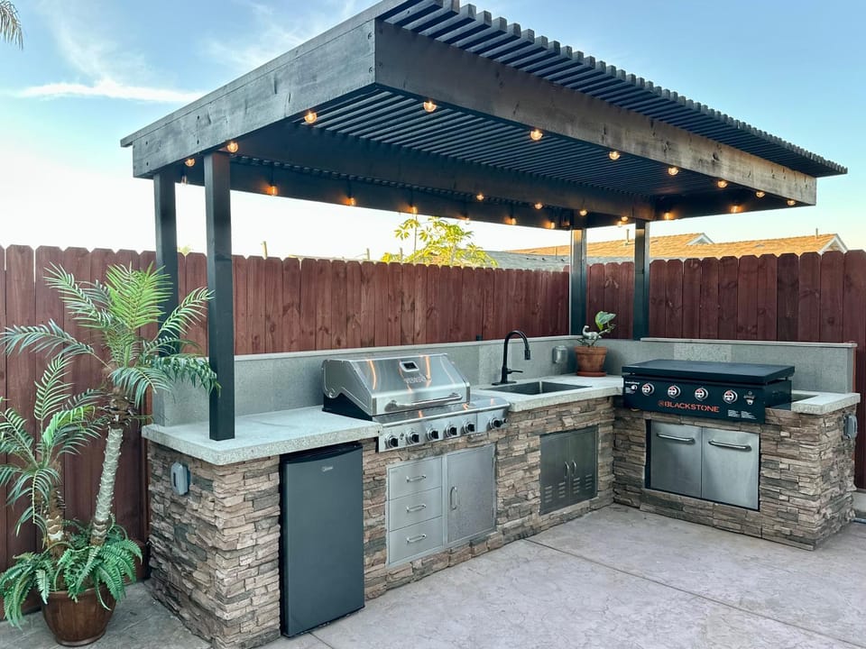 Patio, Day, BBQ facilities, Kitchen or kitchenette