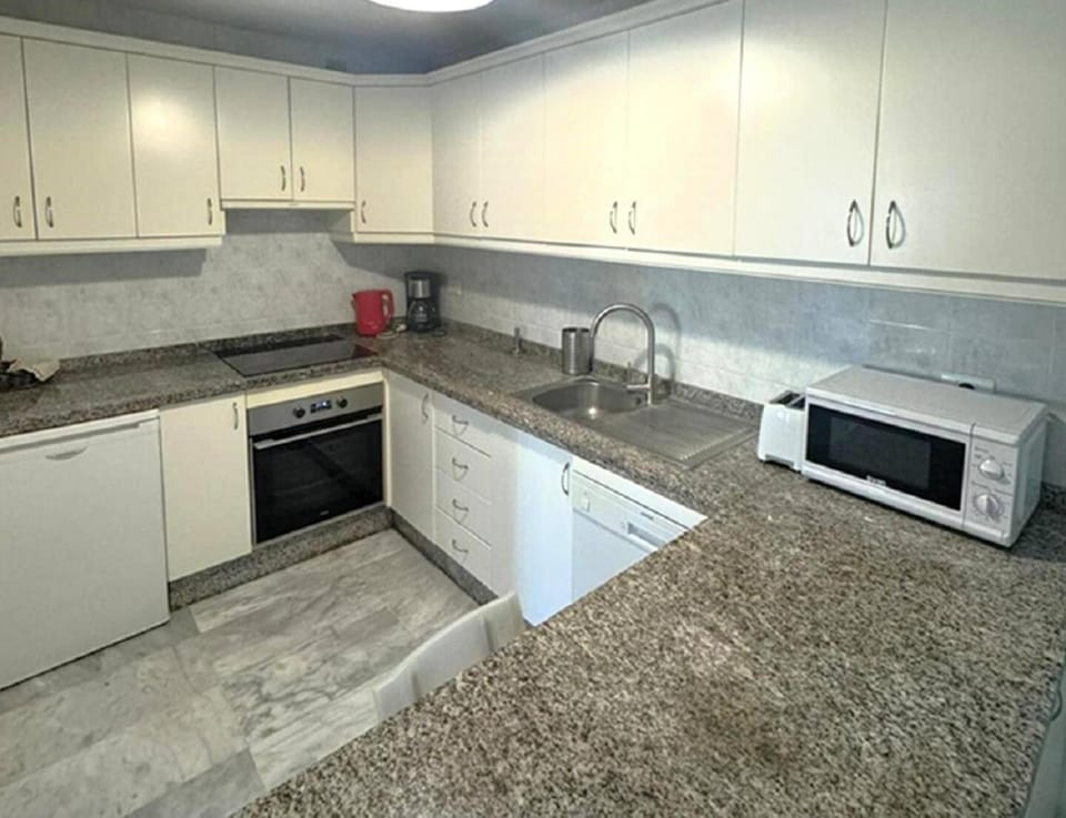 Heated Poolside Paradise Los Cristianos Apartment in Los Cristianos