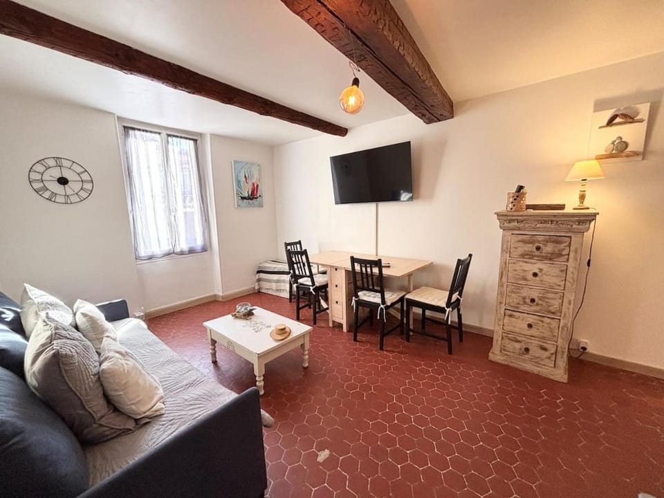 Appartement avec vue sur mer au cœur de Bandol Apartment in French Riviera