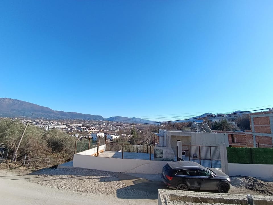 Property building, Day, Neighbourhood, Natural landscape, Mountain view, Street view, Parking