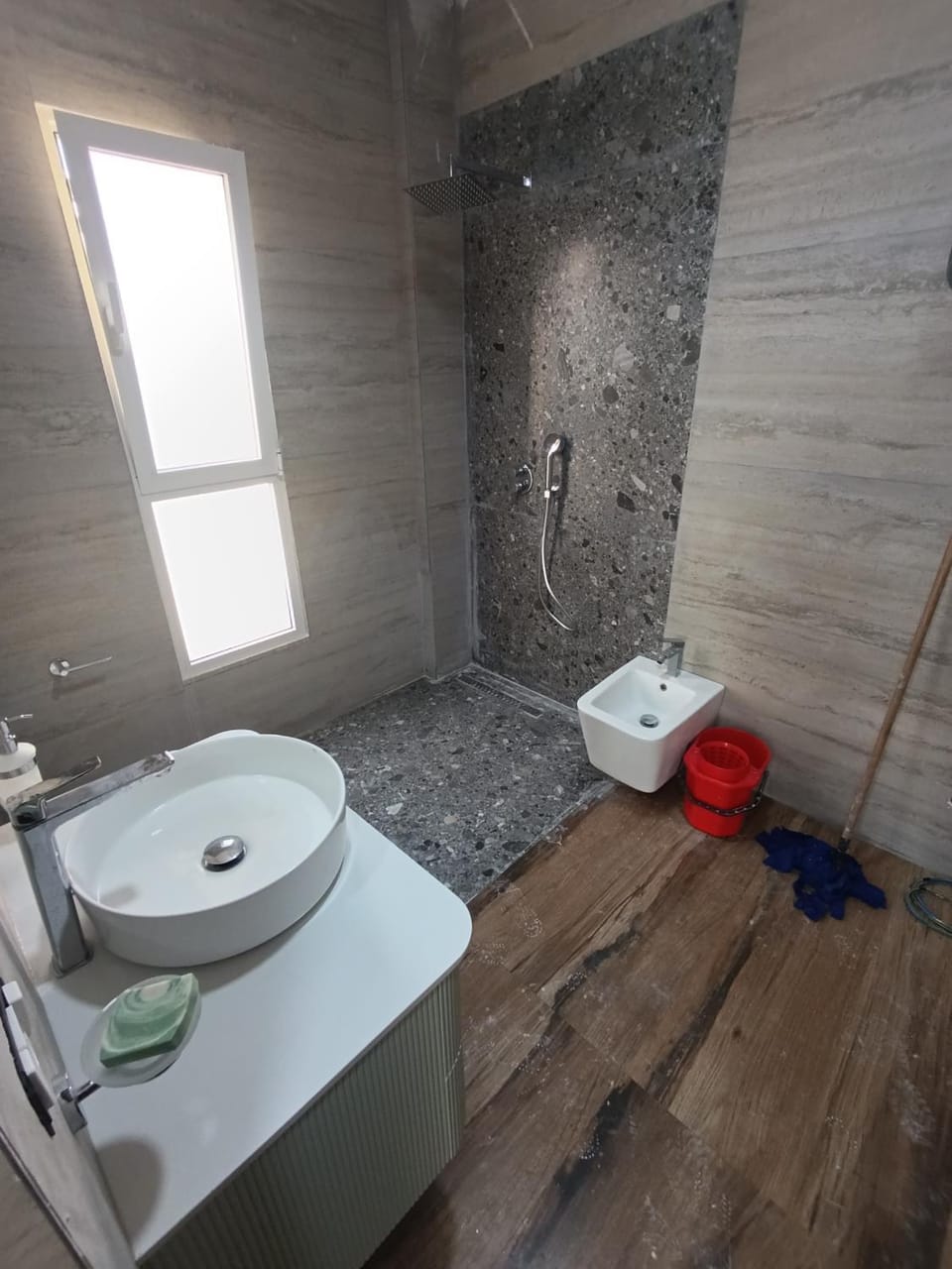 Shower, Bathroom, towels