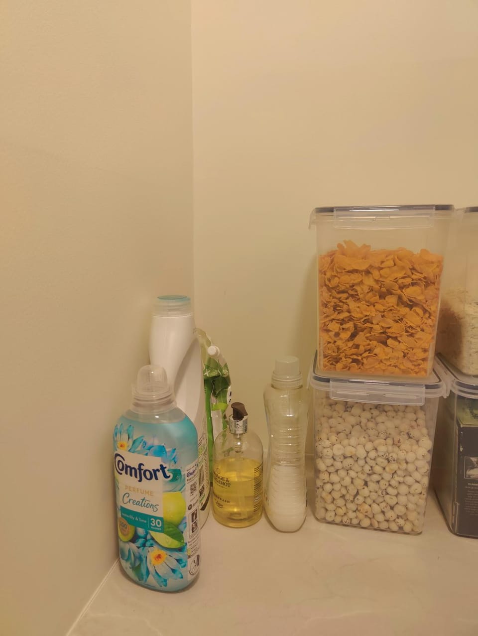 Kitchen or kitchenette, Breakfast