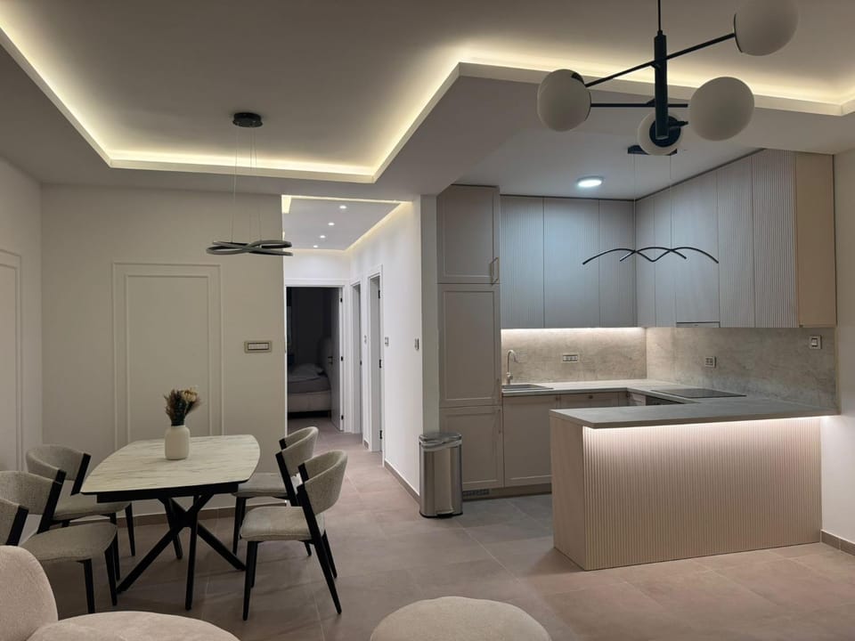 Yellow Diamond Center Free Parking Apartment in Novi Sad