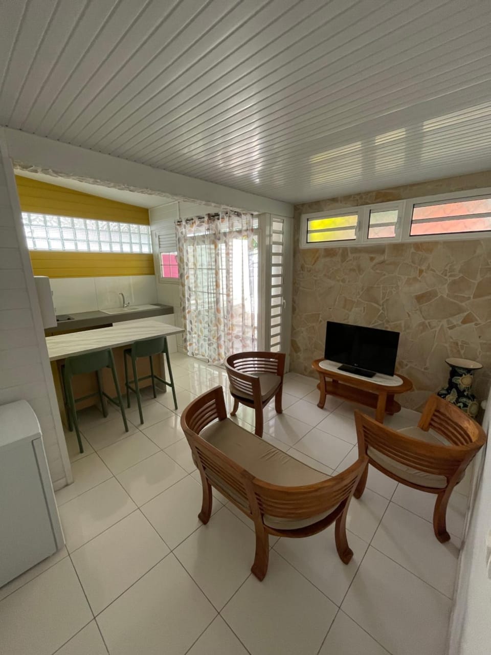 Kitchen or kitchenette, Living room