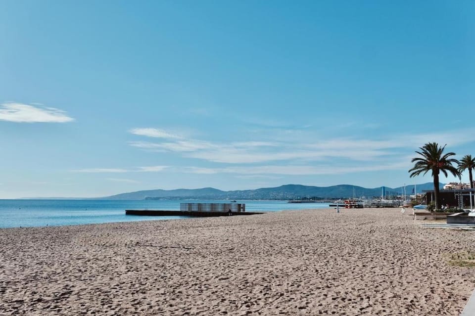 Vacances tout confort au bord du sable fin Apartment in Fréjus