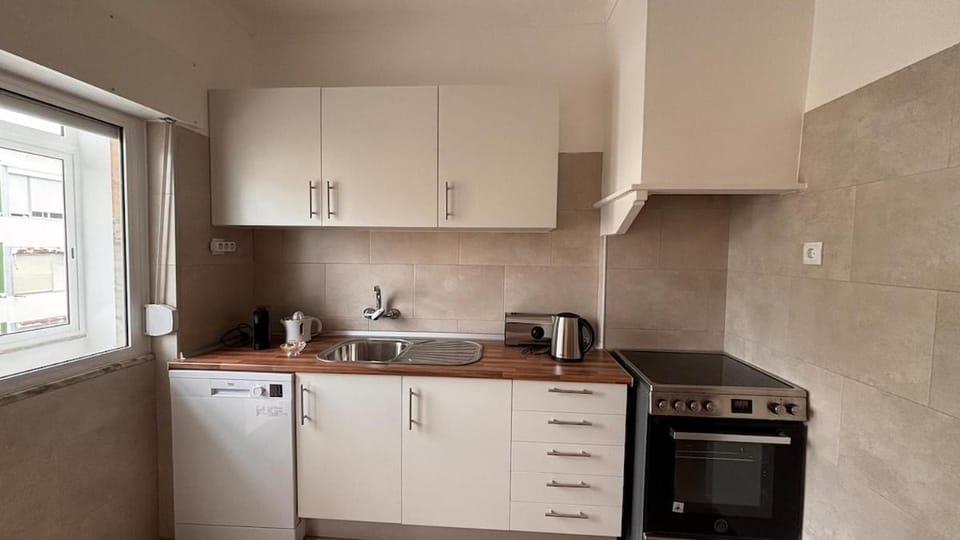 Park Apartment - 2 Room APT Apartment in Setubal District