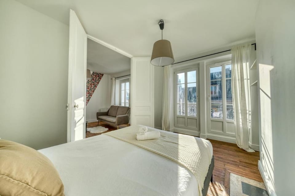 The Cathedral View Apartment in Reims