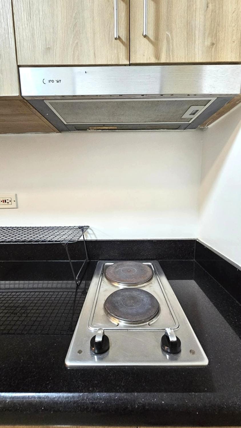 PROMO Modern Boho Chic Condo Near MOA, Manila Bay Apartment in Pasay