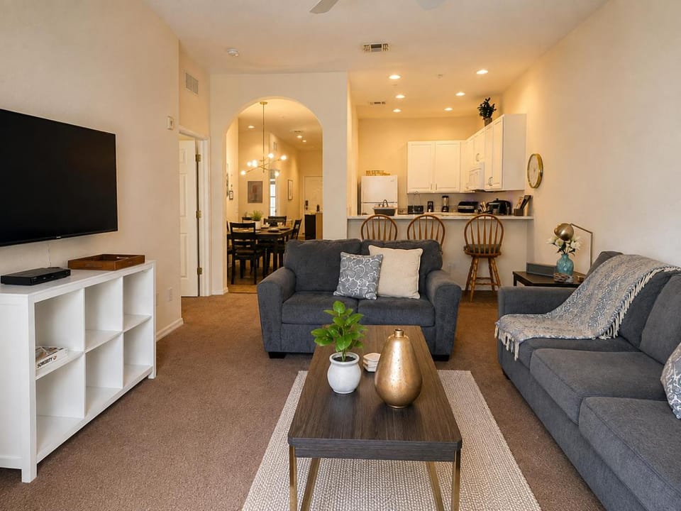 Communal lounge/ TV room, Living room