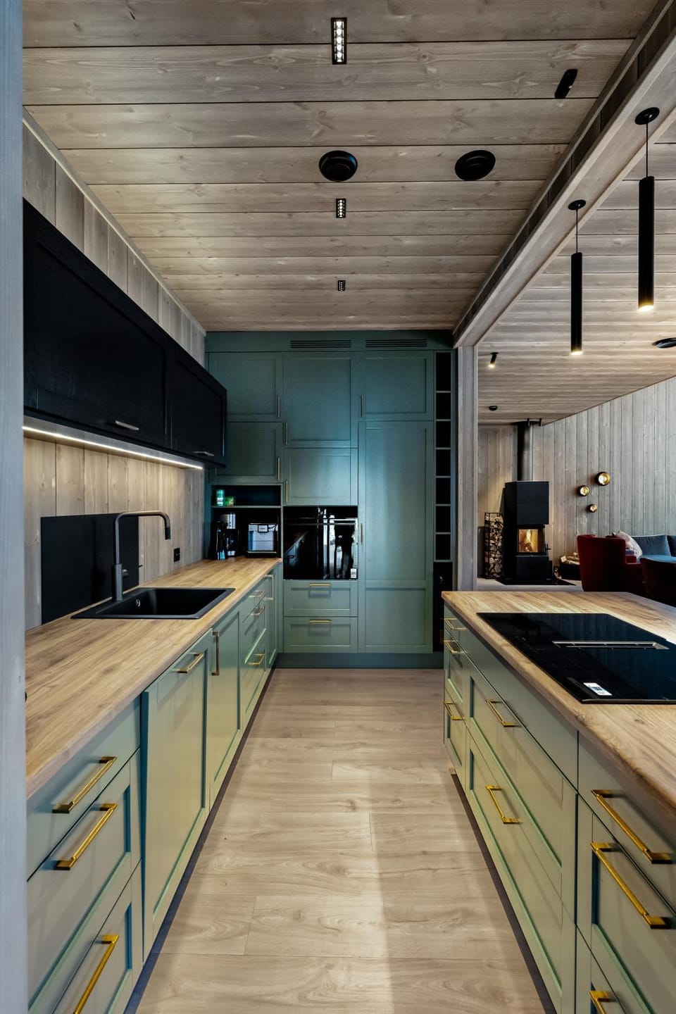 Coffee/tea facilities, microwave, oven, stove, towels, washing machine, kitchen
