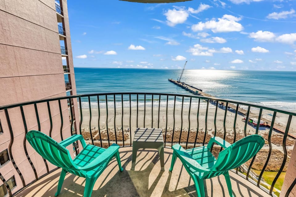 View (from property/room), Balcony/Terrace, Beach