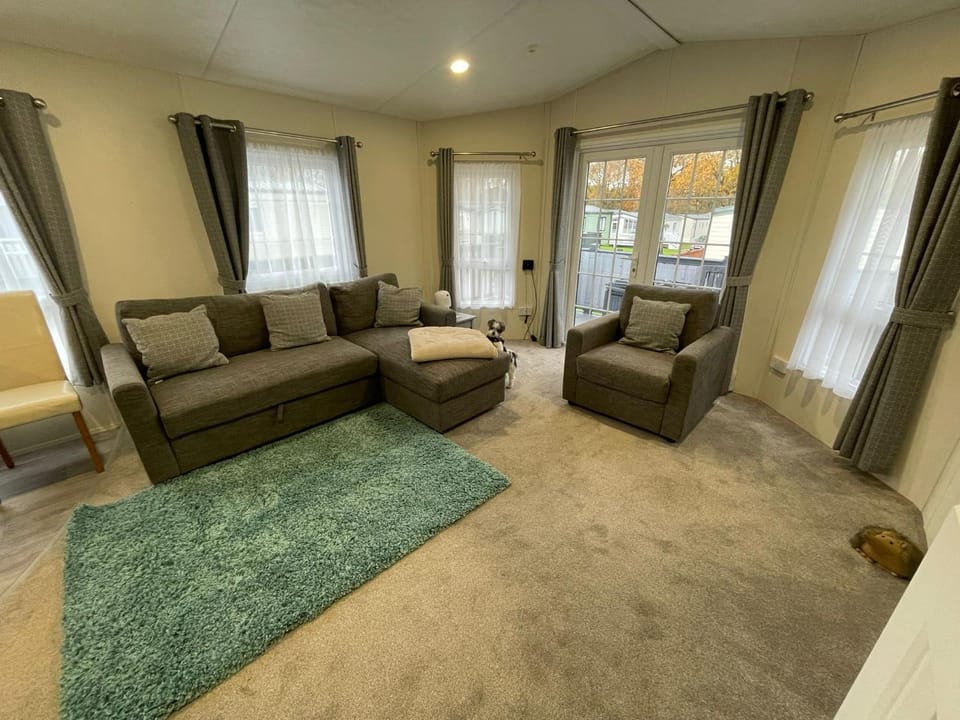 Living room, Photo of the whole room, Seating area