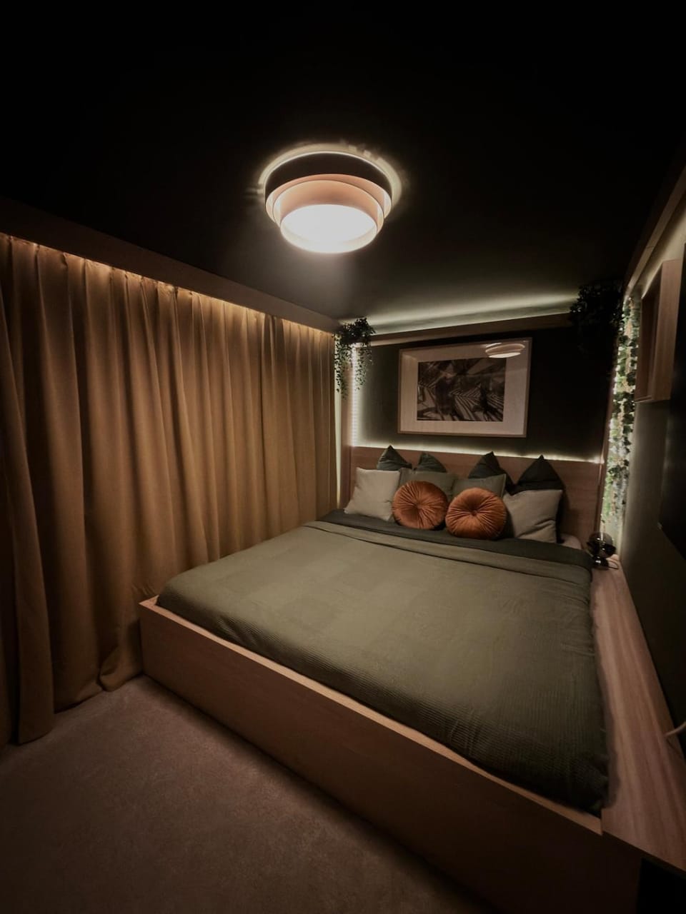 Bed, Photo of the whole room, Bedroom