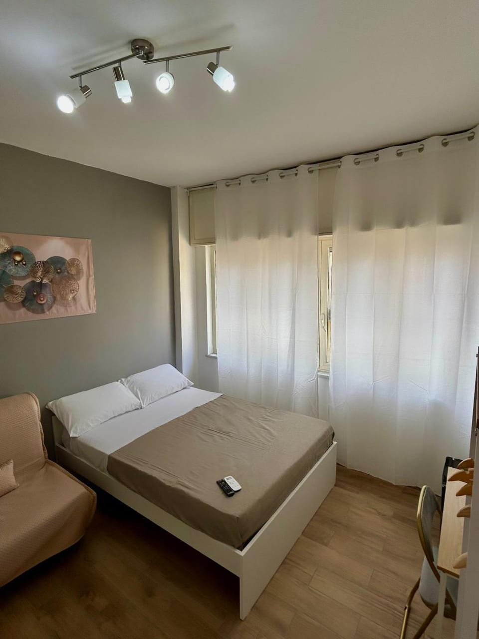 Binario 14 Porta Nolana Bed and Breakfast in Naples