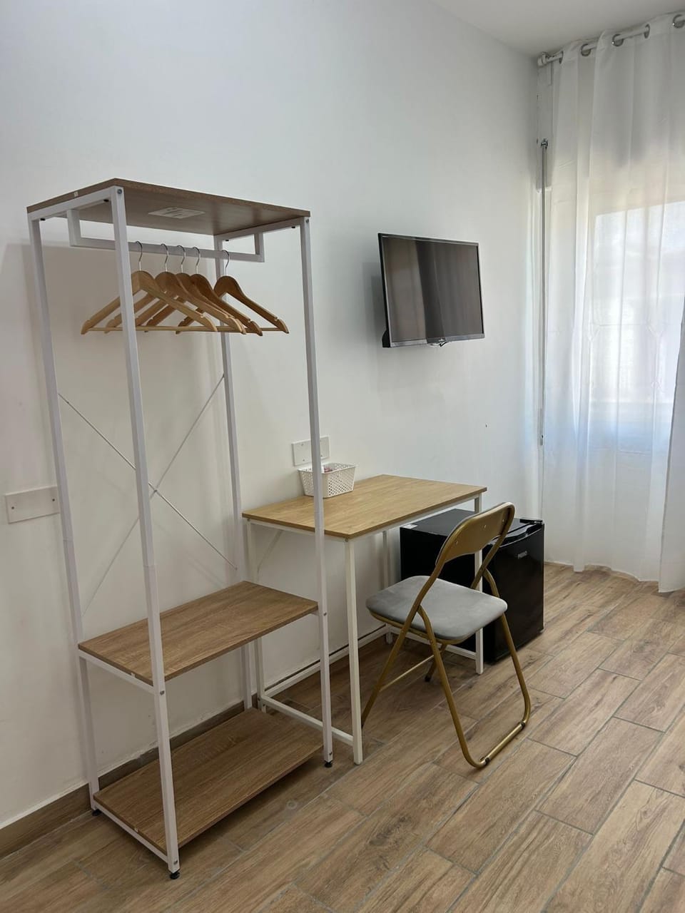 Binario 14 Porta Nolana Bed and Breakfast in Naples