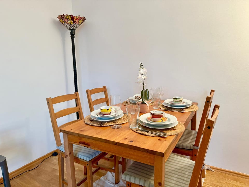 Happy Home near Airport - Free Parking Apartment in Vienna