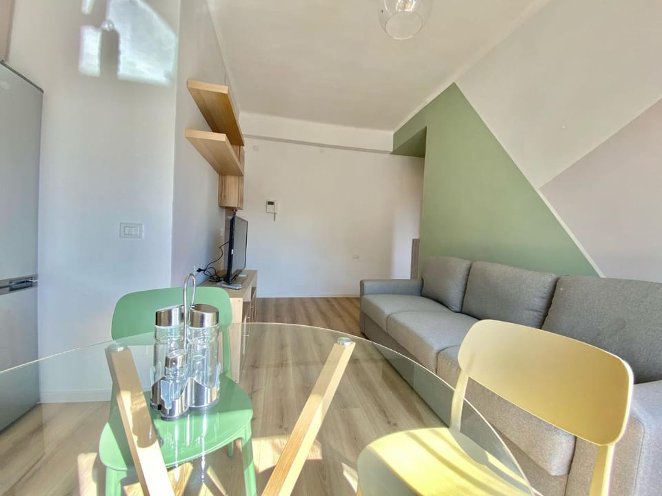 Metro M3 S&M Home, comoda soluzione di design, con collegamento diretto a Duomo di Milano, Stazione Centrale e Milano Porta Garibaldi Apartment in Milan