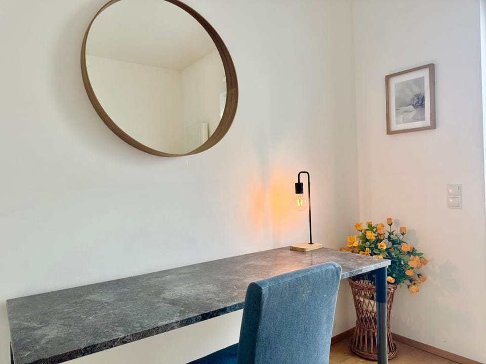 145 m2 4-Bedroom Apartment with Balcony & Free Parking Apartment in Vienna
