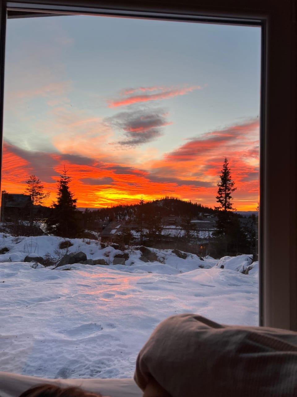 Bedroom, Mountain view, Sunrise