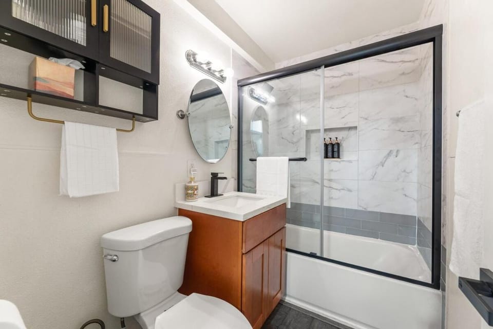 Shower, Toilet, Bathroom, Bath, hair dryier, towels