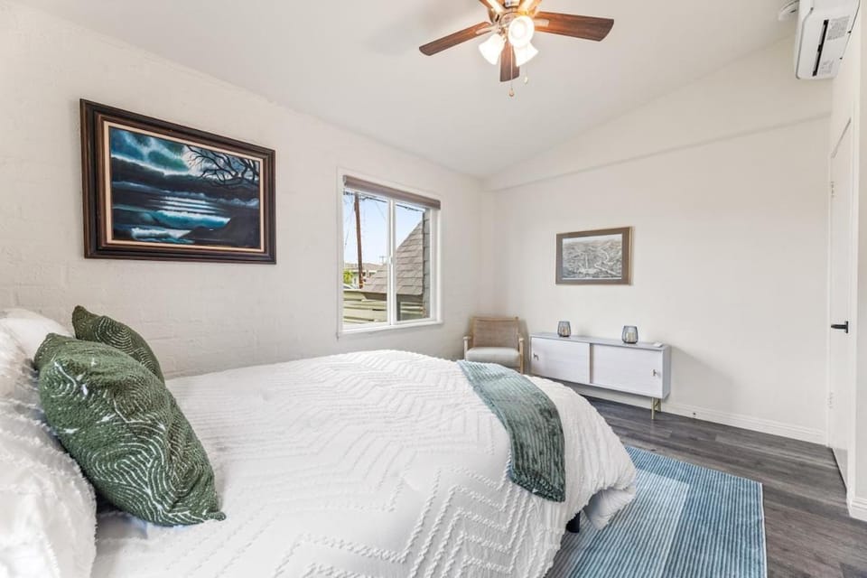 Bed, Bedroom, heating, air conditioner