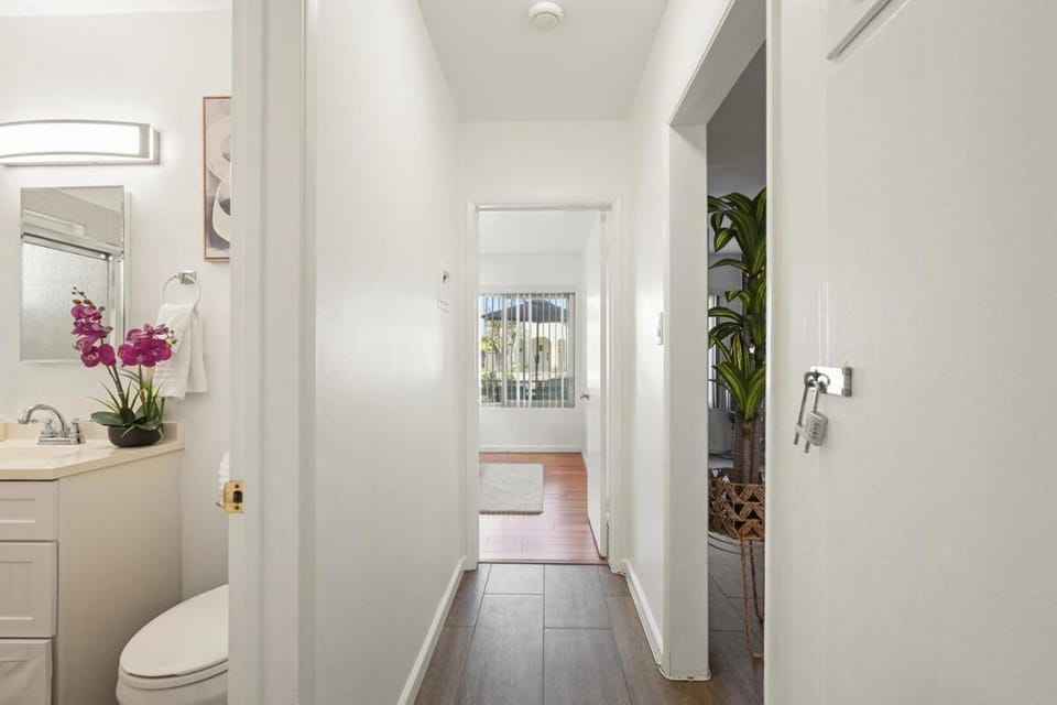 Steps to Beach - Beach Essentials Provided! Apartment in Belmont Shore