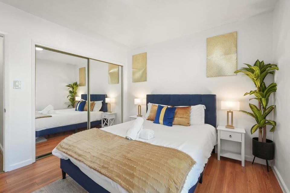 Steps to Beach - Beach Essentials Provided! Apartment in Belmont Shore