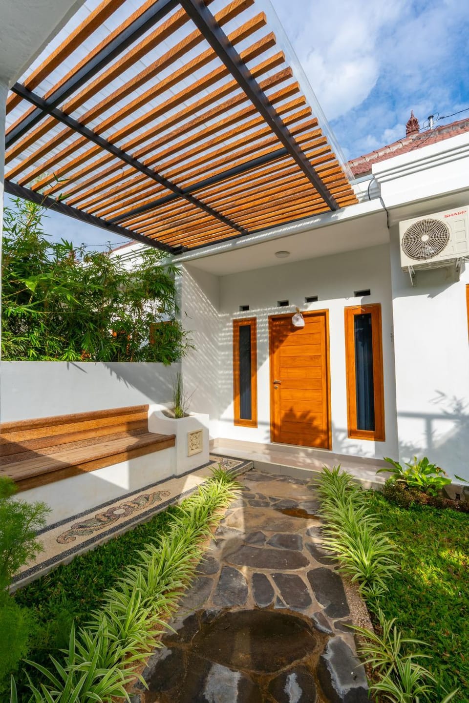 Patio, Garden, Balcony/Terrace, Photo of the whole room, Seating area, Guests, Garden view, Family, furniture