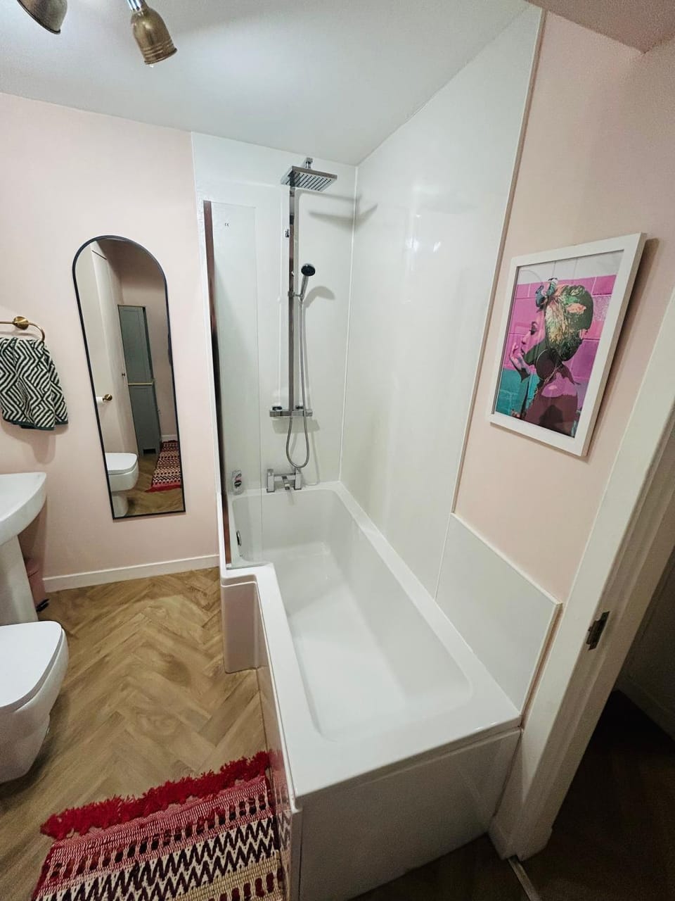 Four Seasons B&B, Ground floor room, private bathroom,3rd floor loft living area & continental breakfast Vacation rental in Pitlochry