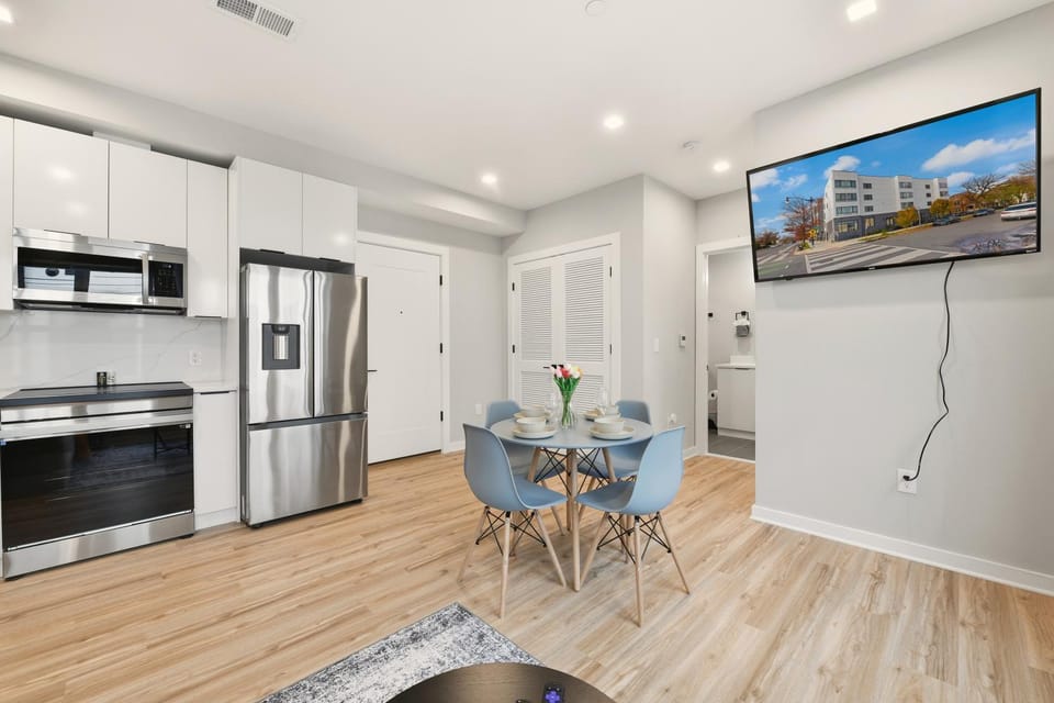 TV and multimedia, Dining area, dishwasher, oven, pet friendly, stove, toaster