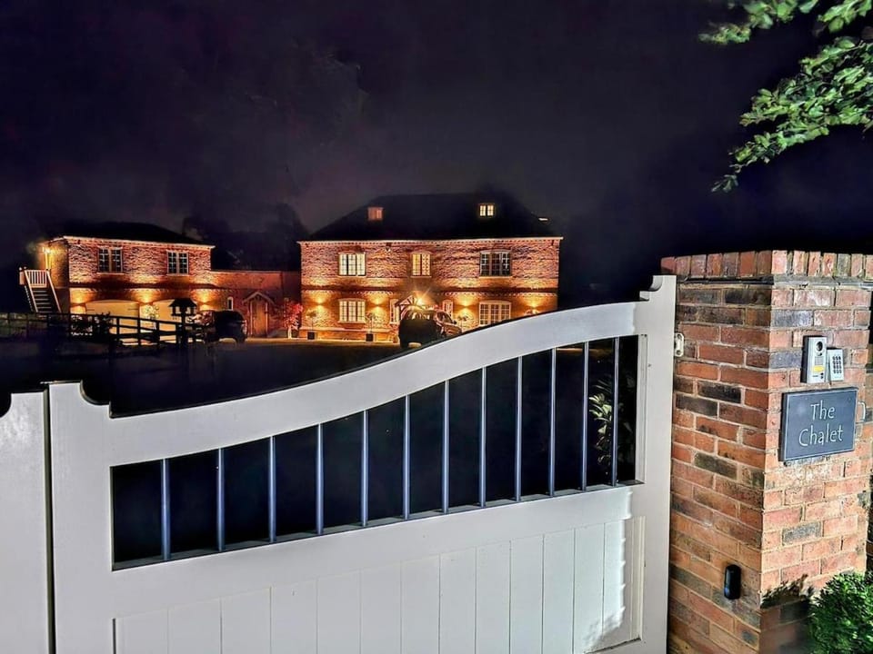 Annexe at The Chalet - A one bedroom annexe with gorgeous countryside views Apartment in Wychavon District