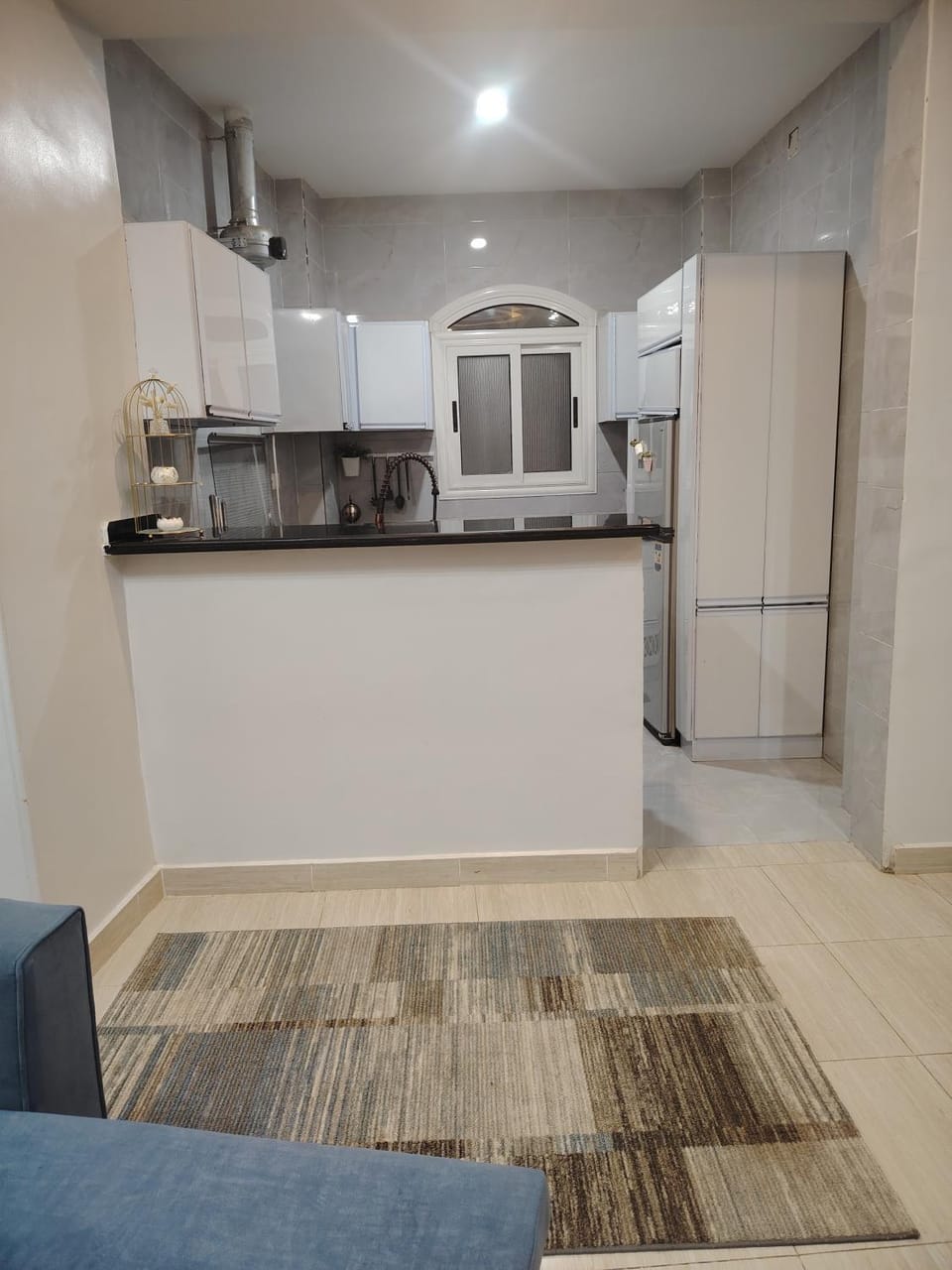 Kitchen or kitchenette, oven