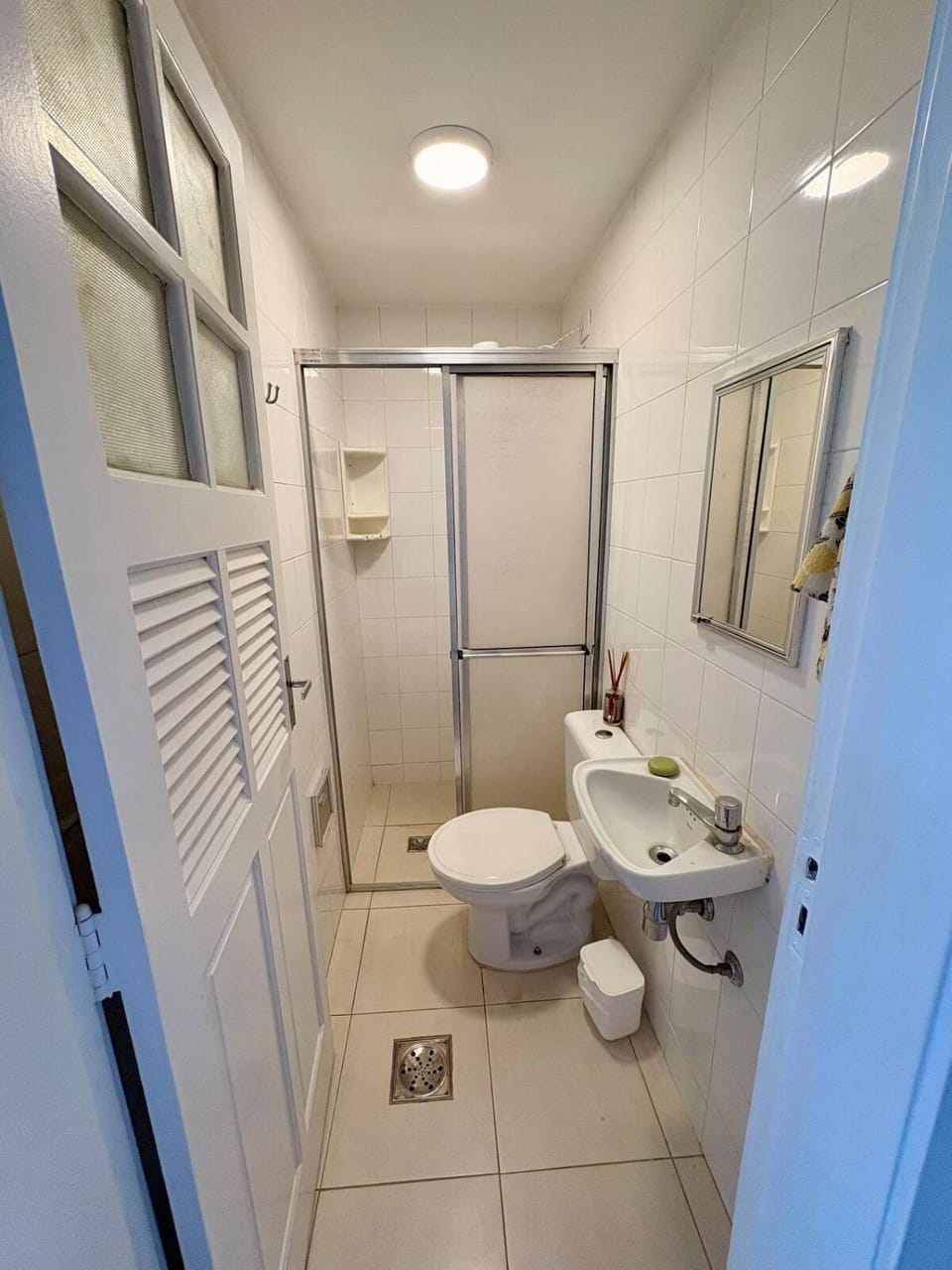 Shower, Bathroom, towels
