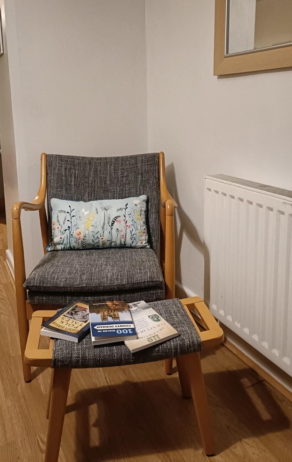 Seating area, Dining area, internet