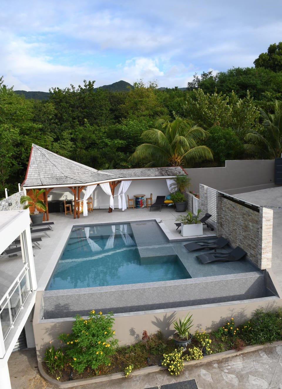 Shower, Patio, Nearby landmark, Restaurant/places to eat, Off site, Day, Natural landscape, Horse-riding, Snorkeling, View (from property/room), View (from property/room), Balcony/Terrace, Beach, Diving, Mountain view, Pool view, Swimming pool, Sunset, sunbed, acessibility