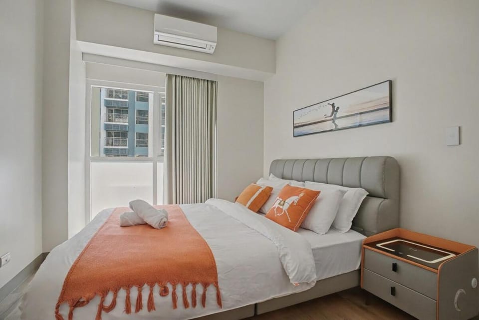 Sunset Retreat - 4 Bedroom Home near Solaire 14pax Apartment in Pasay