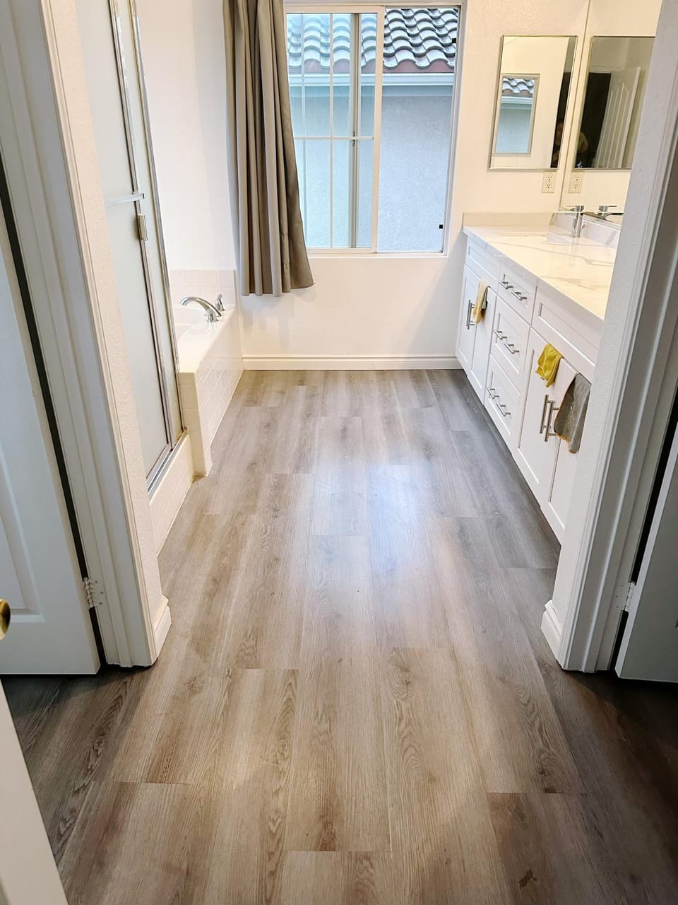 Big master bedroom private bathroom Vacation rental in Fontana
