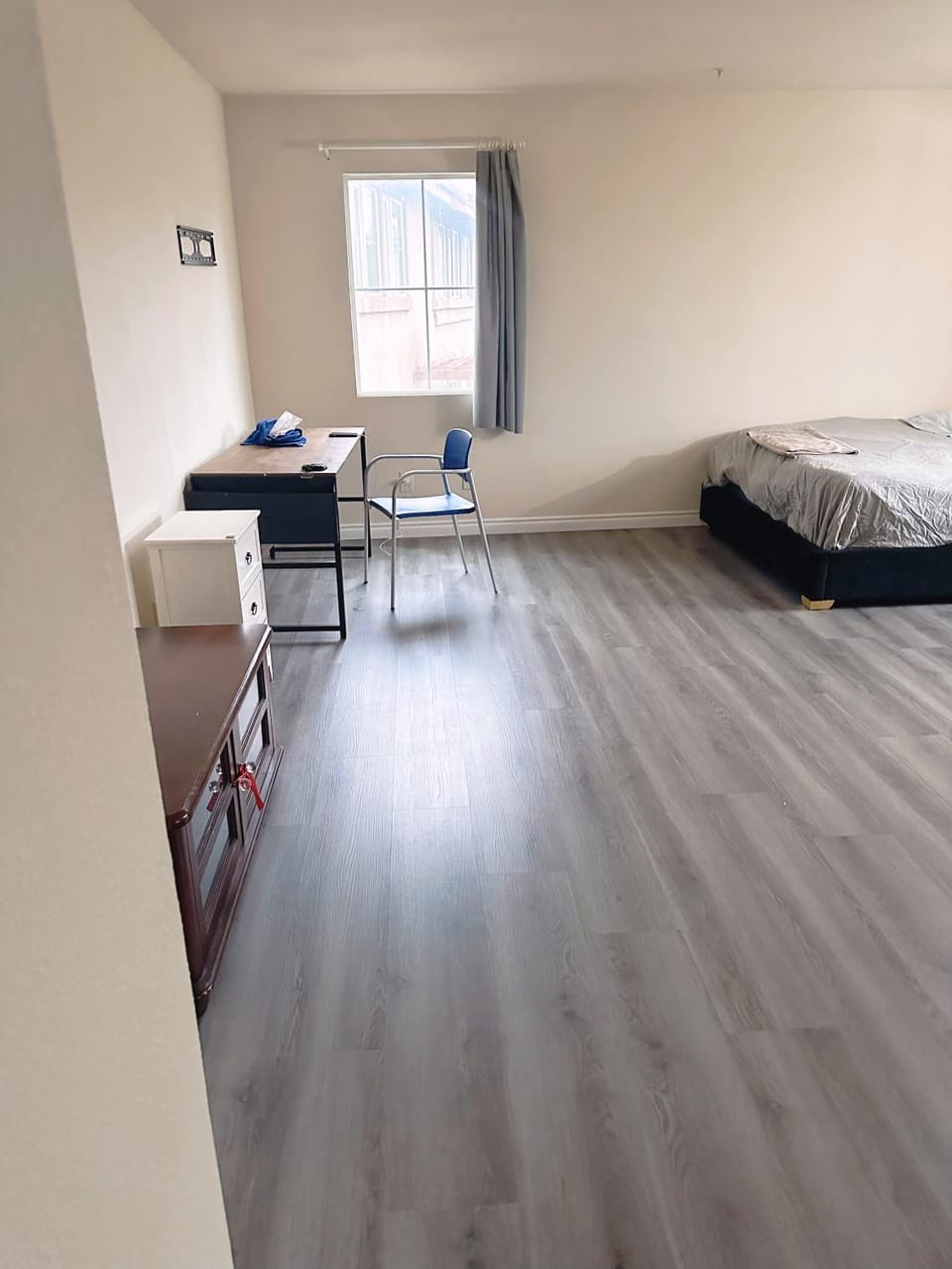 Big master bedroom private bathroom Vacation rental in Fontana