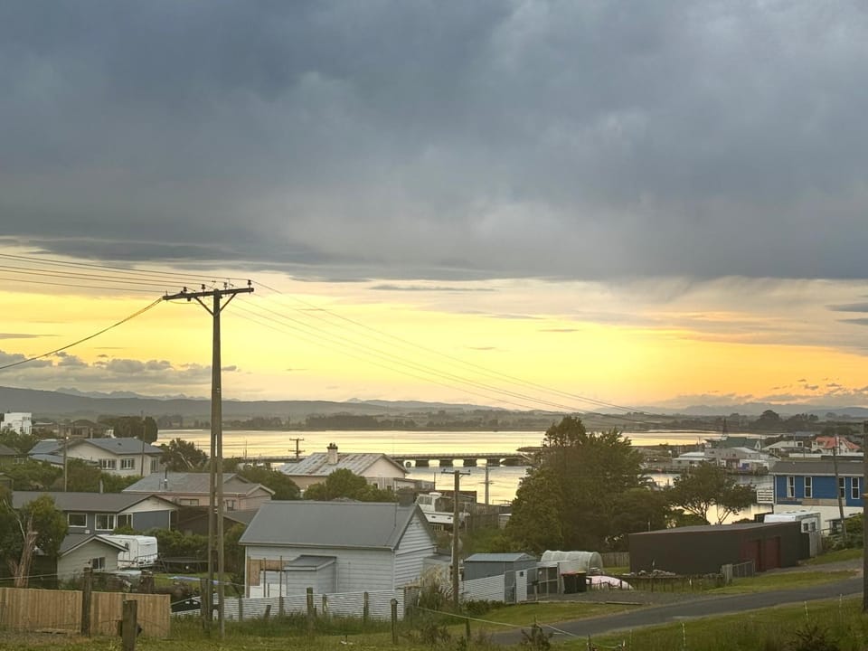 Neighbourhood, River view