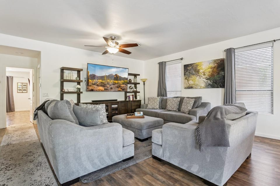 TV and multimedia, Living room, Seating area, furniture