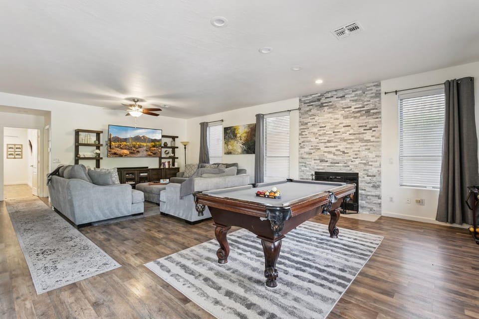 Billiard, TV and multimedia, Living room, Seating area, fireplace, furniture