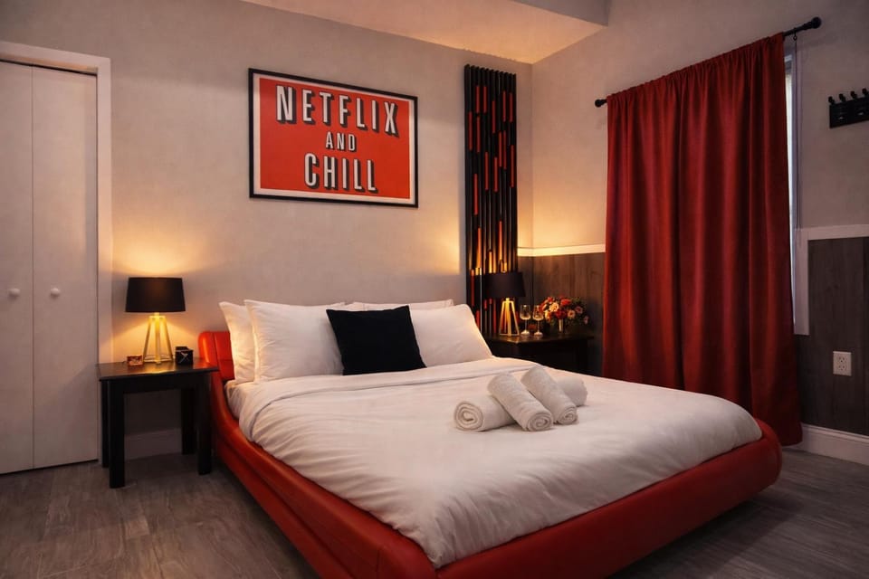 Bed, Bedroom, towels