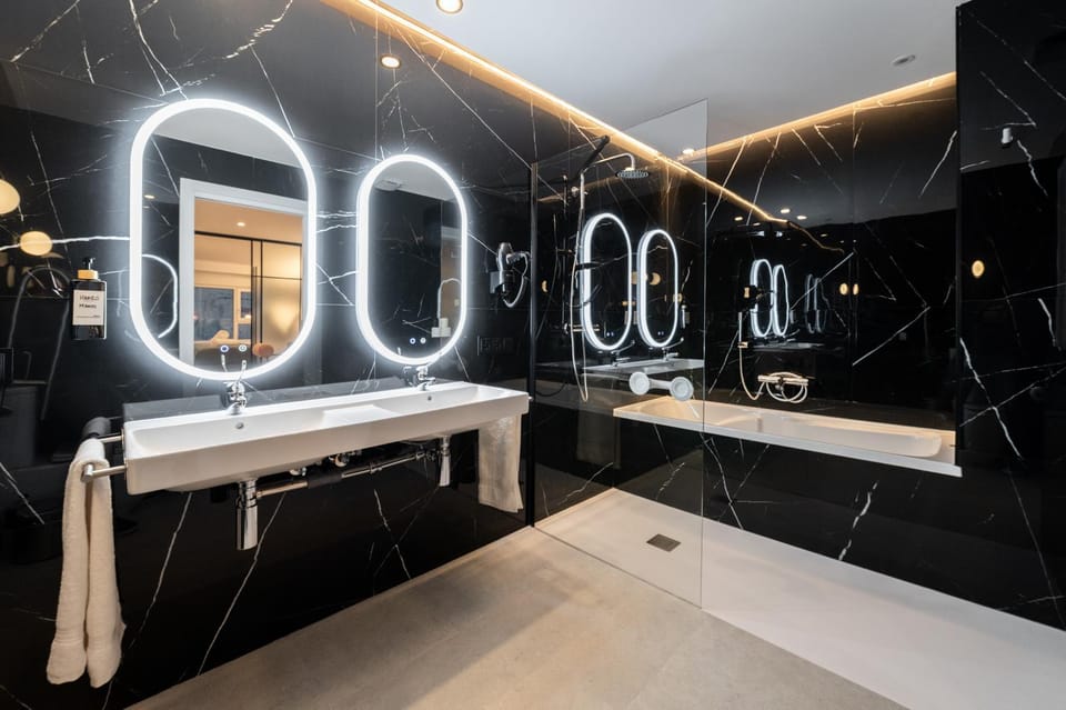 Bathroom, Bath