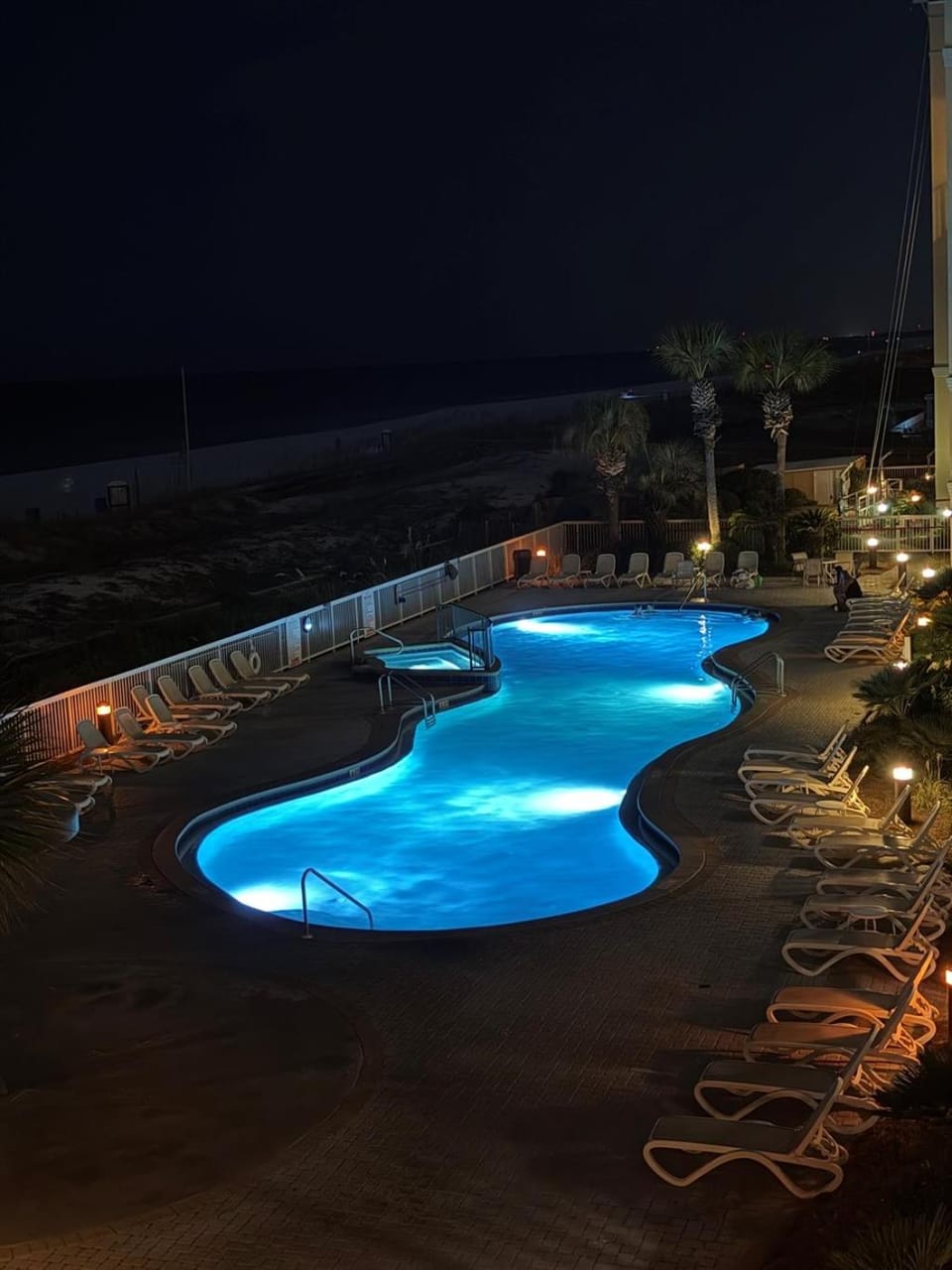 3BR Beachfront Huge Balcony 2 Pools Luxury Apartment in Okaloosa Island