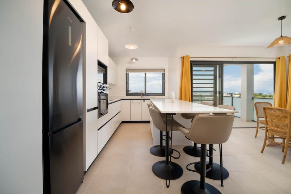 Dining area, kitchen